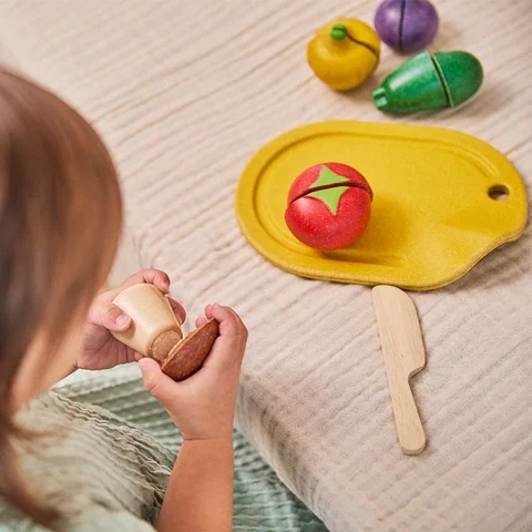 3601_-_Lifestyle_-_sq_-_03_large plantoys hout houten speelgoed rollenspel rollenspelspeelgoed fruit groente keuken speelkeuken