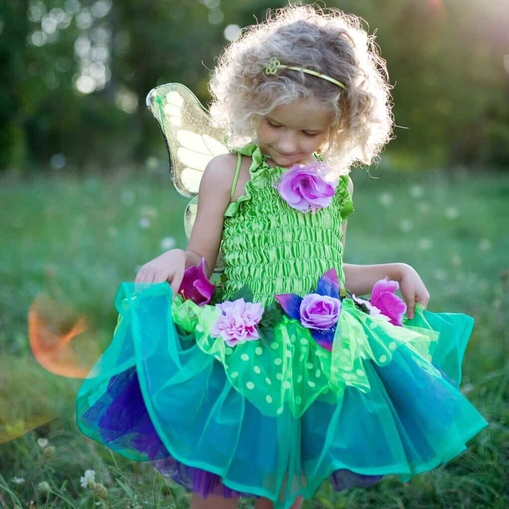 Great-Pretenders-fairy-blooms-Deluxe-met-vleugels-en-toverstaf greatpretenders great pretenders verkleden verkleedkleding fee feeenjurk jurk verkleedjurk vleugels