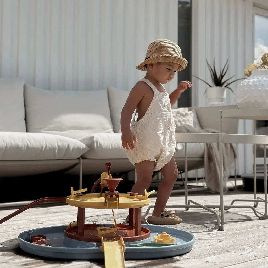 garage-met-haven-viking-reline-vikingtoys-in-den-olifant-770801 vikingtoys waterspeelgoed buitenspeelgoed buiten spelen re:line eco milieu duurzaam