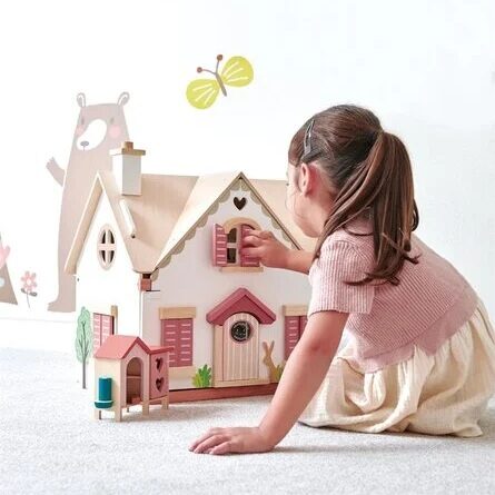 tender-leaf-toys-houten-poppenhuis-plattelandshuis tender leaf toys poppenhuis poppenhuizen poppen poppenhuispoppen inrichting popjes poppen hout houten speelgoed