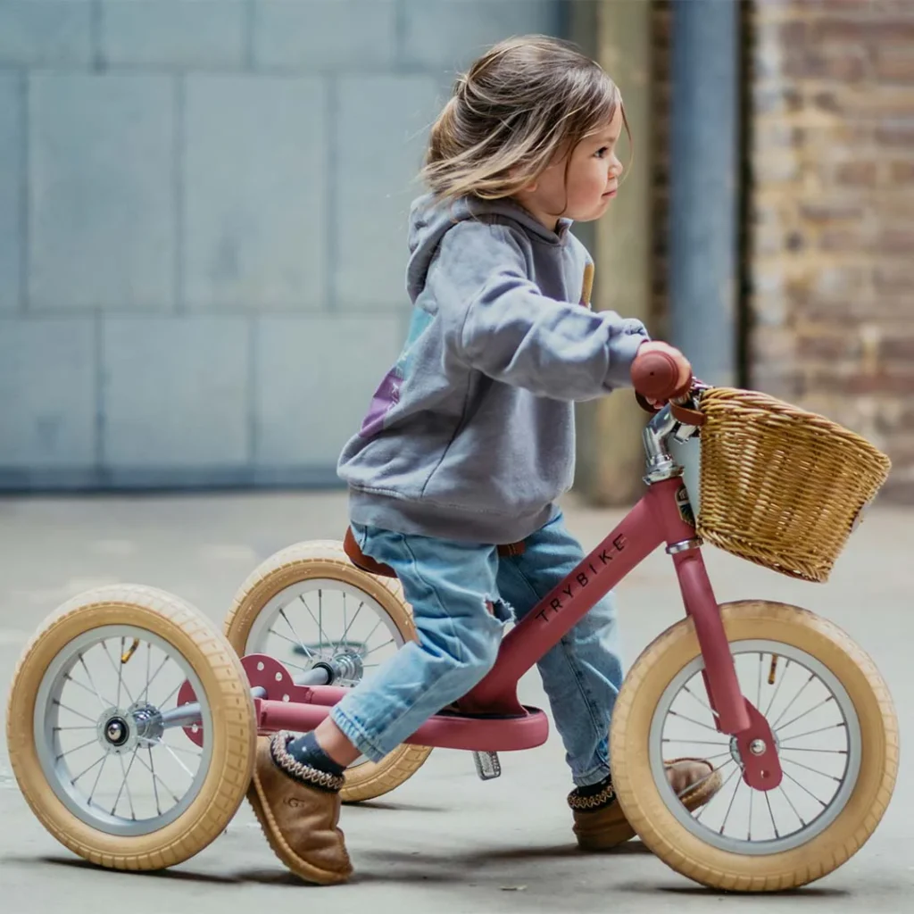 trybike-steel-2-in-1-loopfiets-vintage-roze-mat-bruin-TBS3-MPNK-VIN-1 trybike loopfiets tweewieler driewieler lopen rijden fietsen fiets